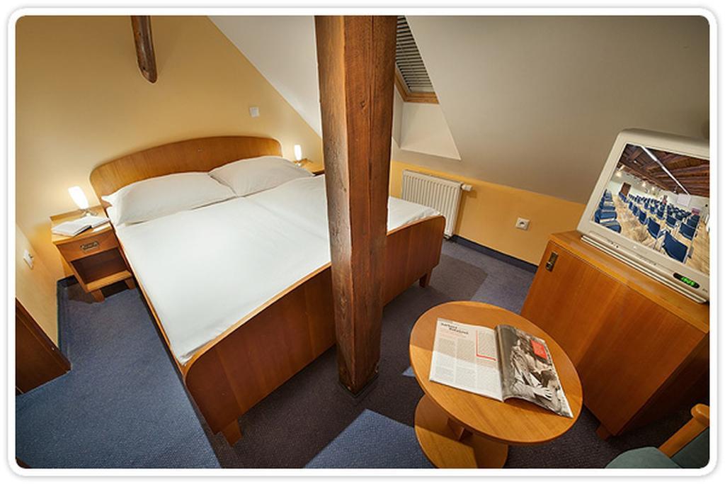 Fara Rancirov Hotel Ихлава Екстериор снимка